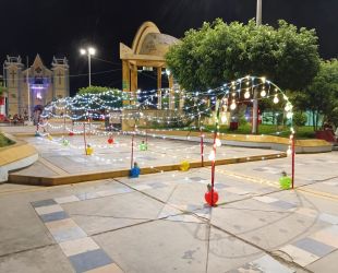 🎄🎅 𝐃𝐄𝐂𝐎𝐑𝐀𝐂𝐈𝐎́𝐍 𝐍𝐀𝐕𝐈𝐃𝐄𝐍̃𝐀 𝐄𝐍 𝐋𝐀 𝐏𝐋𝐀𝐙𝐀 𝐏𝐑𝐈𝐍𝐂𝐈𝐏𝐀𝐋 𝐃𝐄 𝐏𝐀𝐌𝐏𝐀𝐒 𝐃𝐄 𝐇𝐎𝐒𝐏𝐈𝐓𝐀𝐋 🎅🎄